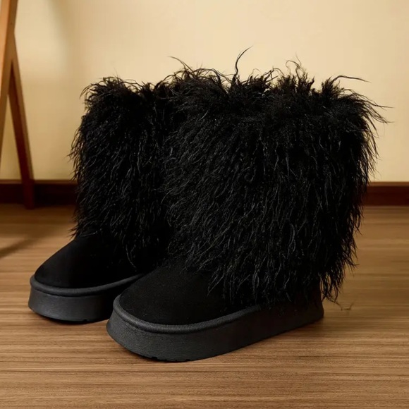 Shoes - New Black Faux Fur Ankle Boots – Cozy Statement Winter Booties (8.5–9)